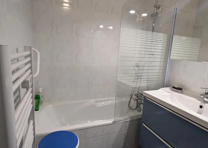 Kerlorandeevens, Face Mer, Parking 公寓 波尔尼谢